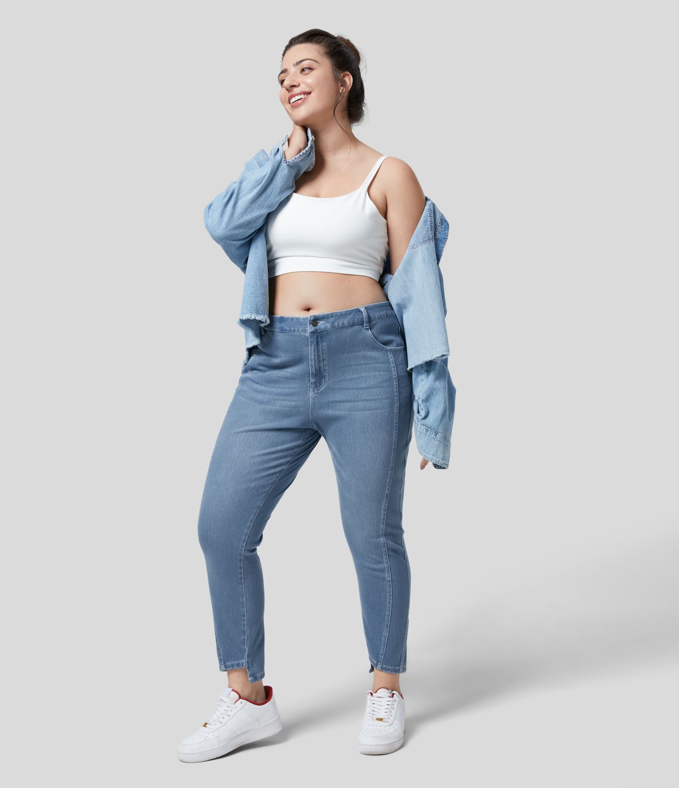 Jeans Halara Flex™ Denim Ajustado de tiro alto con bolsillos y botones en tallas grandes