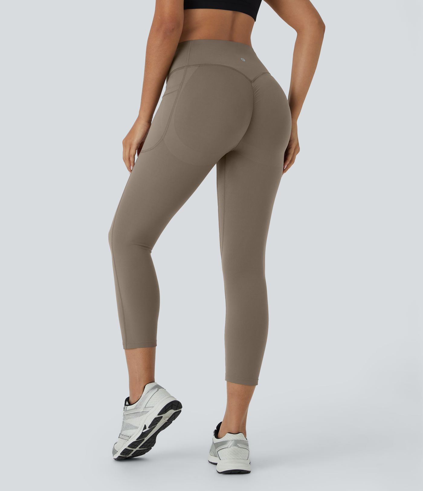Halara UltraSculpt™ SoCinched Leggings de Capri d'Entraînement avec Contrôle du Ventre, Effet Push-up et Poches Halara UltraSculpt™ SoCinched Leggings de Capri d'Entraînement avec Contrôle du Ventre, Effet Push-up et Poches