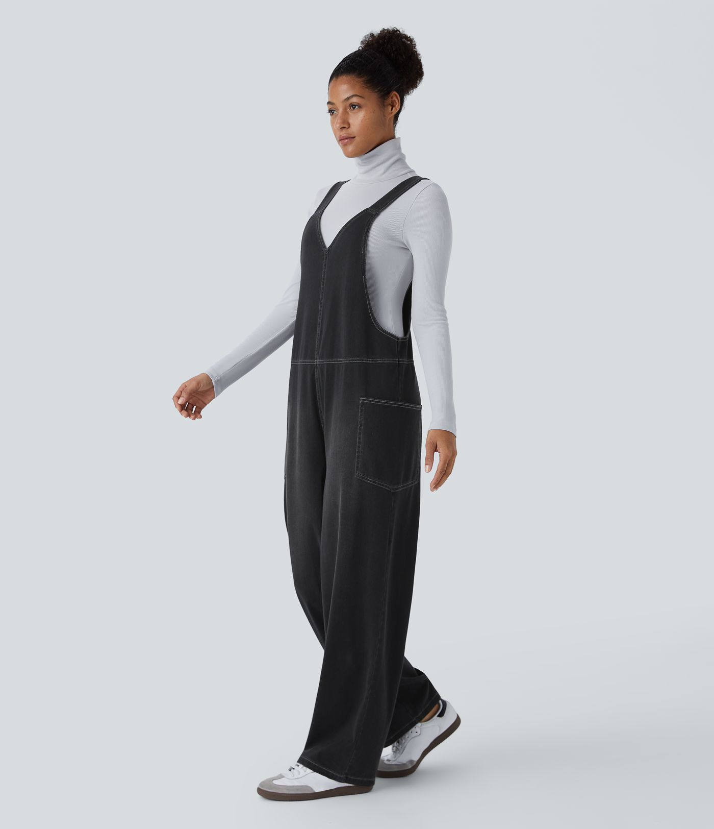 Halara Flex™ Peto casual de mezclilla con bolsillos lavados y cuello en V