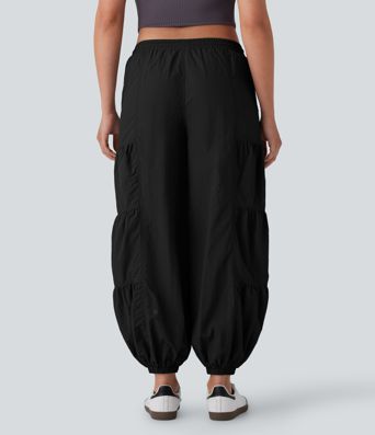 Joggers cargo holgados estilo paracaídas de tiro medio con cordón en la cintura, bolsillos y fruncidos Joggers cargo holgados estilo paracaídas de tiro medio con cordón en la cintura, bolsillos y fruncidos