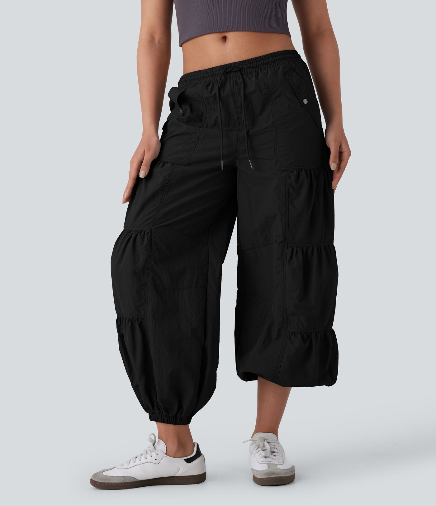 Joggers cargo holgados estilo paracaídas de tiro medio con cordón en la cintura, bolsillos y fruncidos Joggers cargo holgados estilo paracaídas de tiro medio con cordón en la cintura, bolsillos y fruncidos