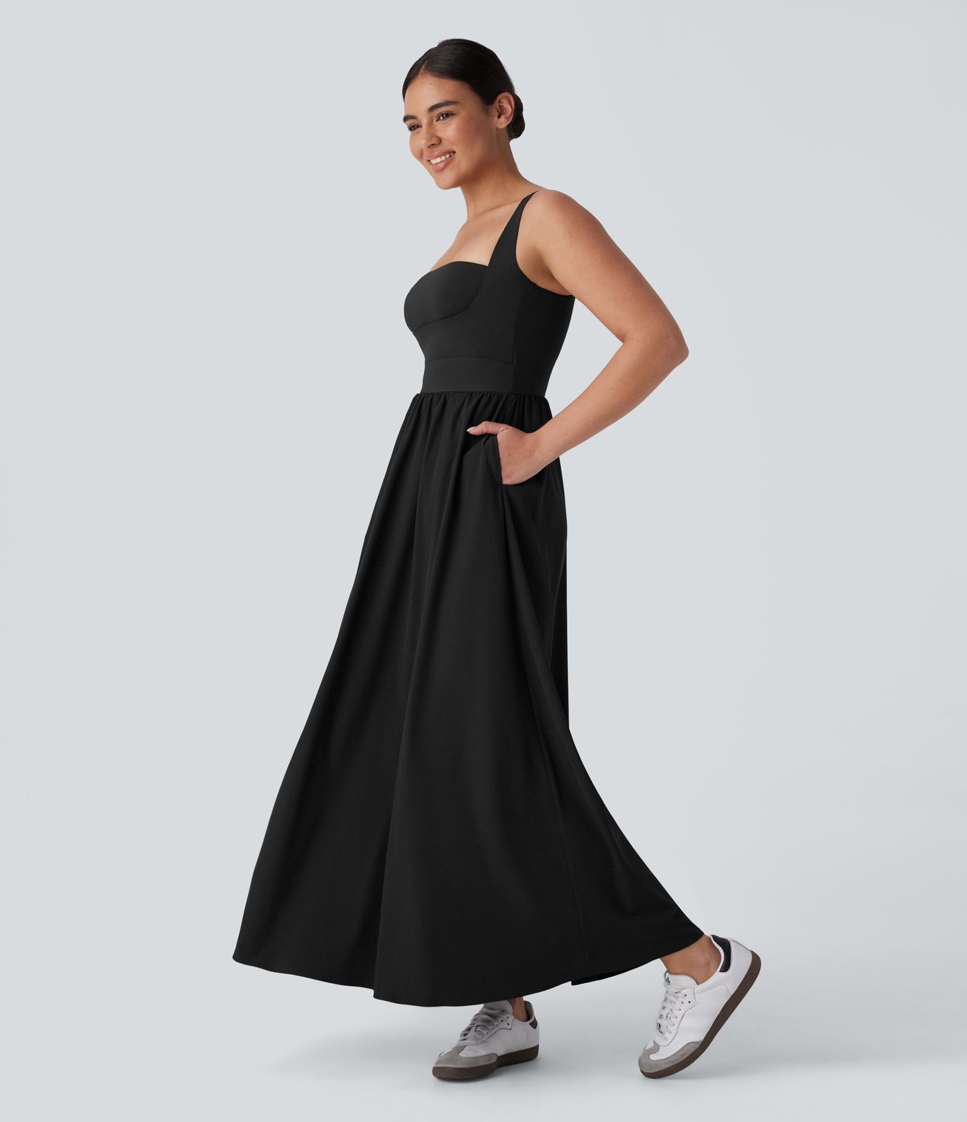 Breezeful™ - Fließendes Freizeit-Maxikleid mit quadratischen Ausschnitt, Seitentaschen und geformten Cups - Push Up