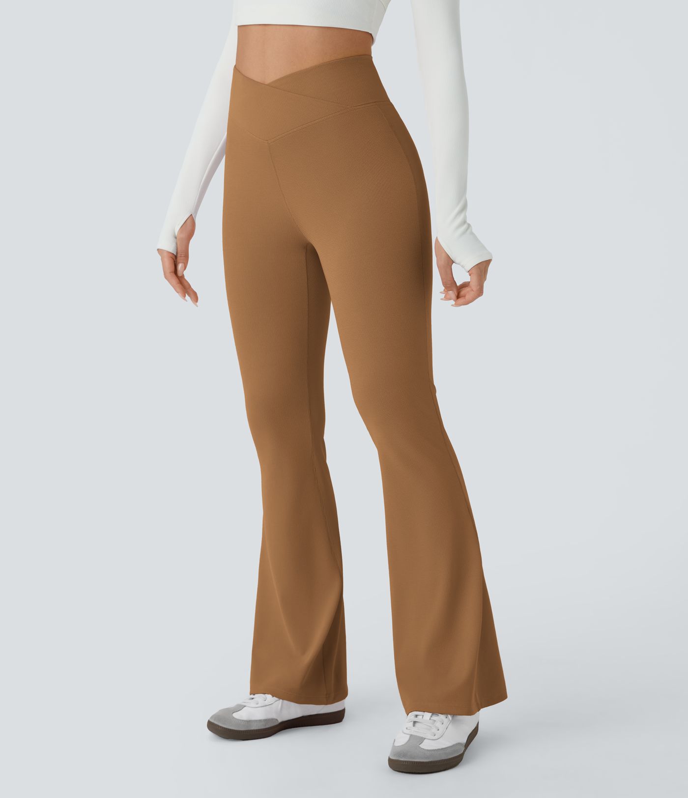 Ristatud kõrge vöökohaga taskutega vabaaja püksid