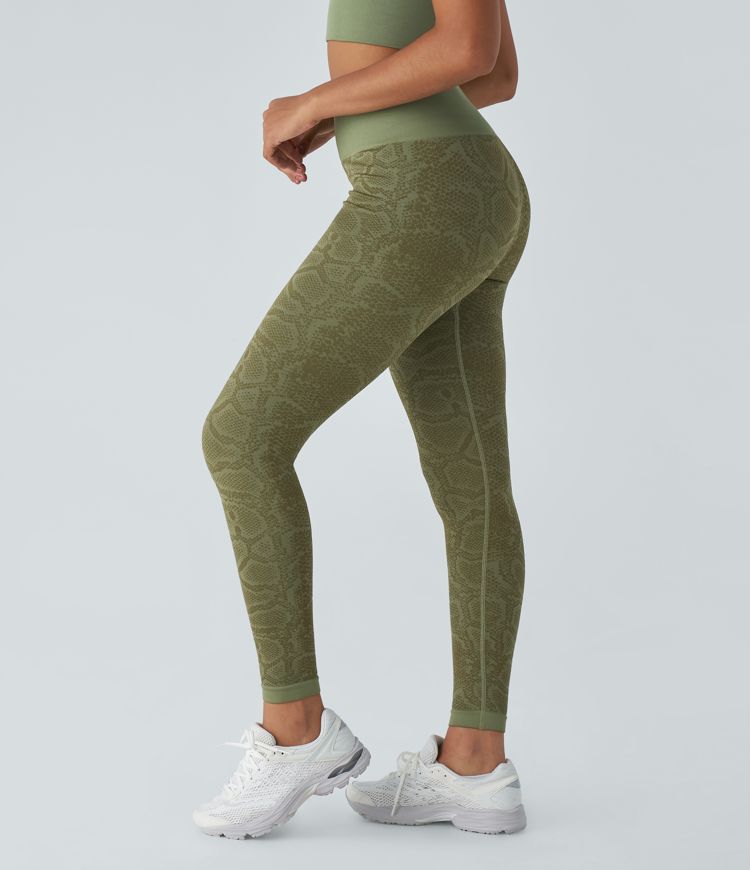 Seamless Flow High Waisted Butt Lifting Snakeskin Print Yoga 7/8 Leggings