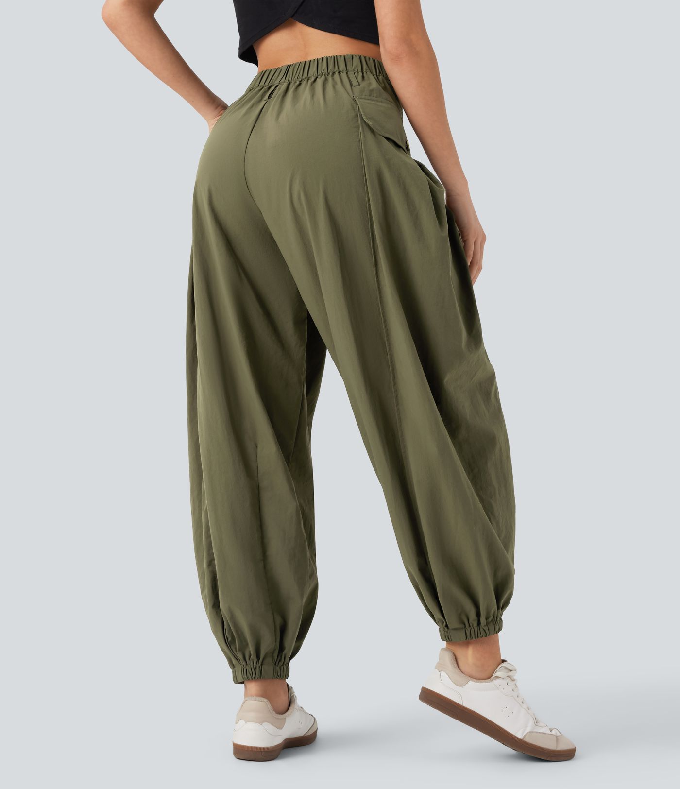 Hochsitzende Cargo-Jogginghose mit Klappentaschen