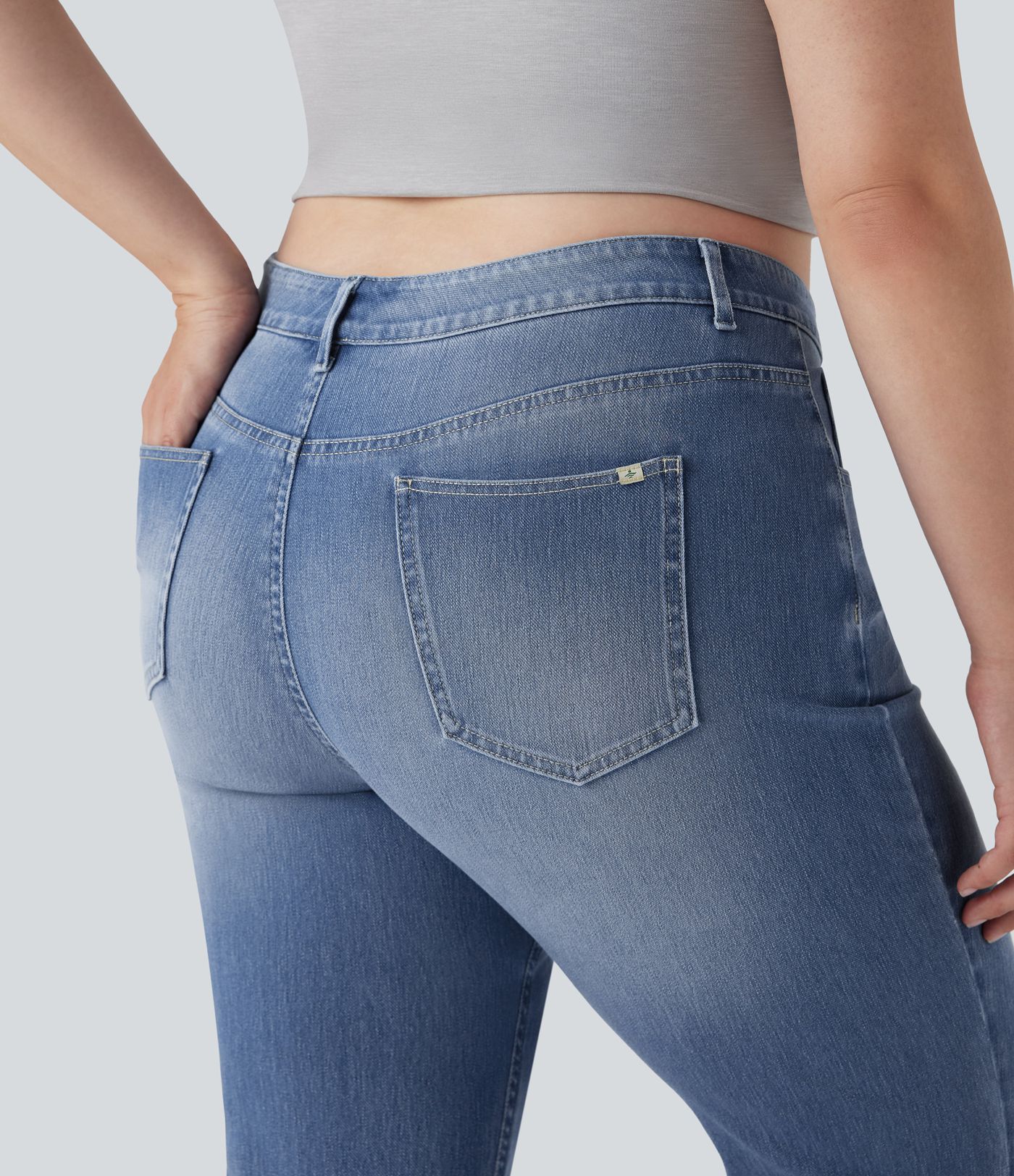 Halara Flex™ - Lässige, gewaschene Bootcut-Jeans mit hohem Bund und mehreren Taschen - Plus-Size