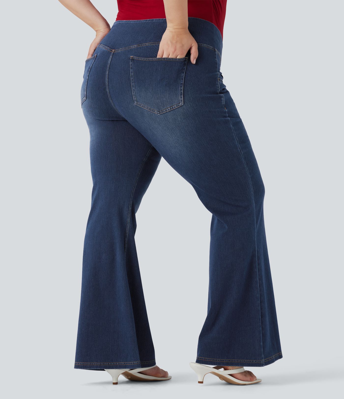 Jean évasé décontracté Halara Flex™ grande taille croisé taille haute en maille extensible délavée avec multiples poches