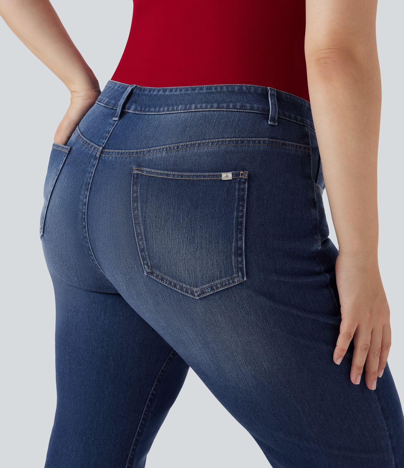 Jean décontracté grande taille évasé taille haute Halara Flex™ effet délavé avec multiples poches