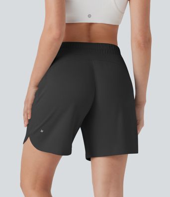 Yoga-Bermudashorts mit mittelhohem Bund, Seitentaschen und abgerundetem Saum