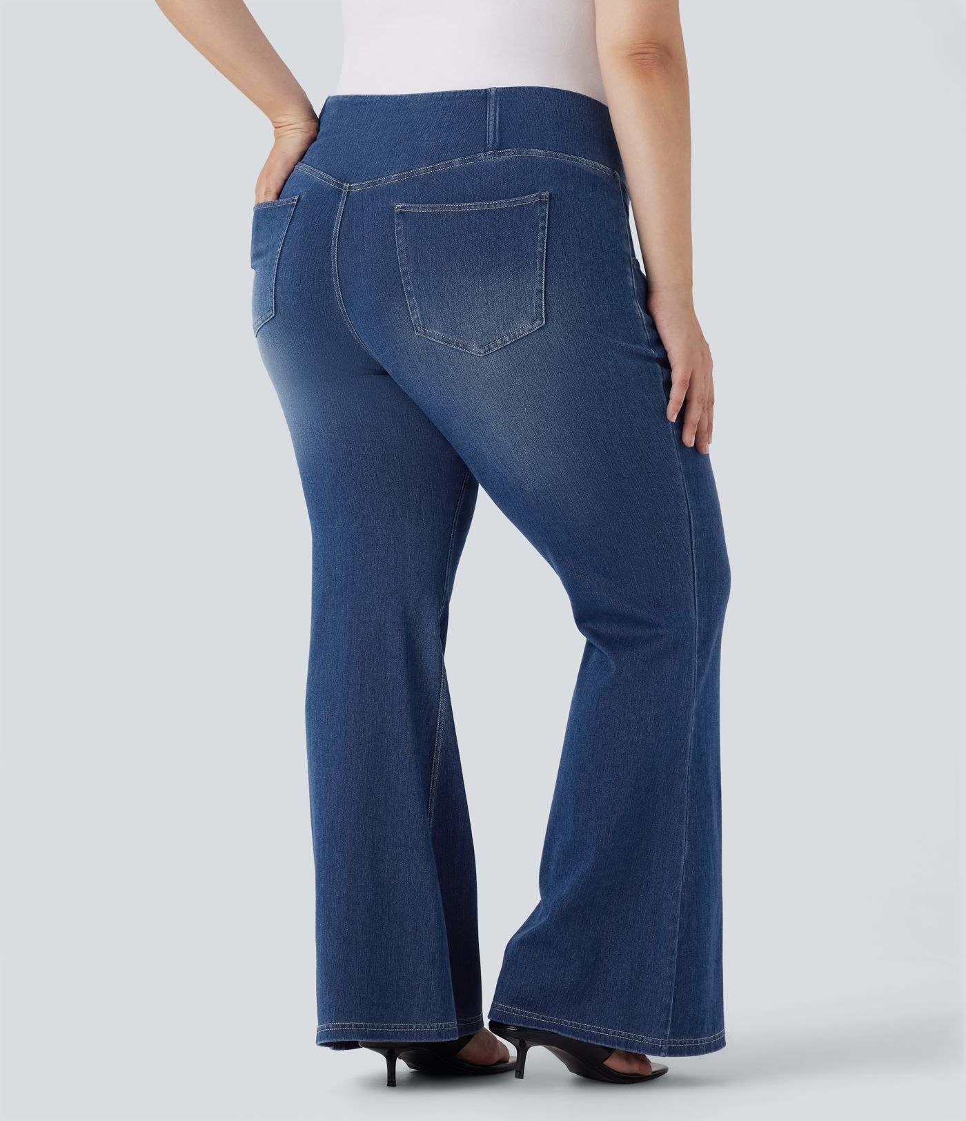 Plus Size Halara Flex™ High Waisted Crossover Washed Casual Flare Jeans with Pockets