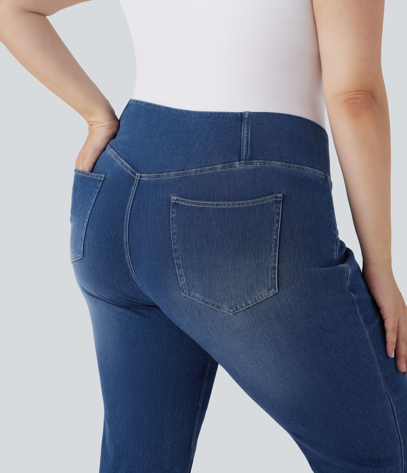 Plus Size Halara Flex™ High Waisted Crossover Washed Casual Flare Jeans with Pockets