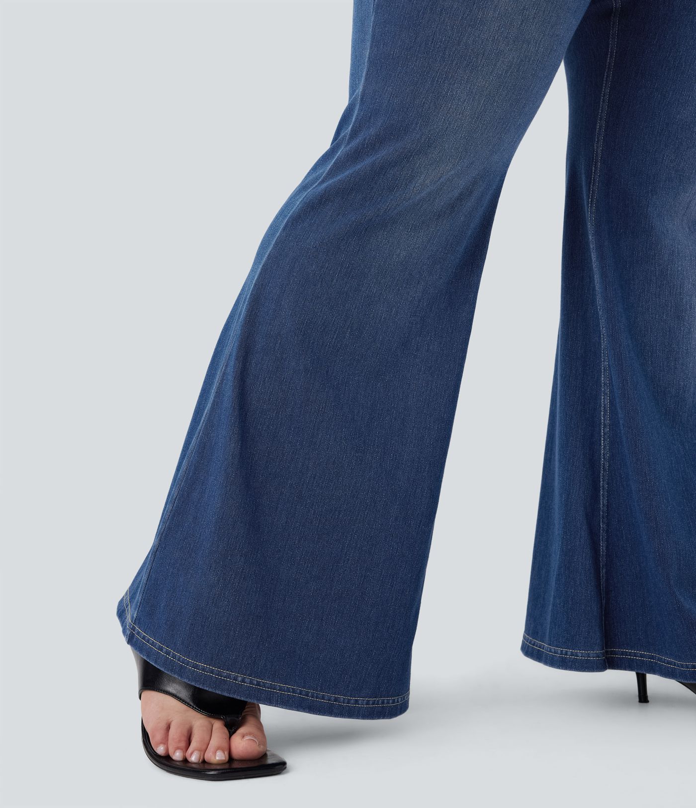 Plus Size Halara Flex™ High Waisted Crossover Washed Casual Flare Jeans with Pockets