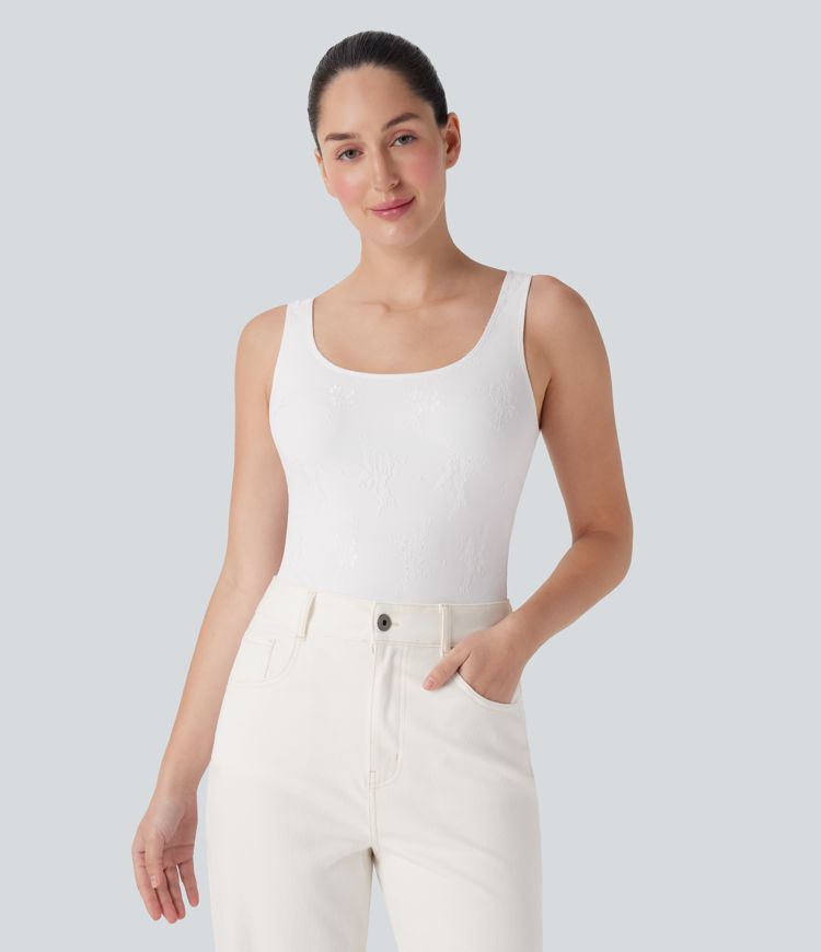Body sin espalda de encaje, estilo relajado