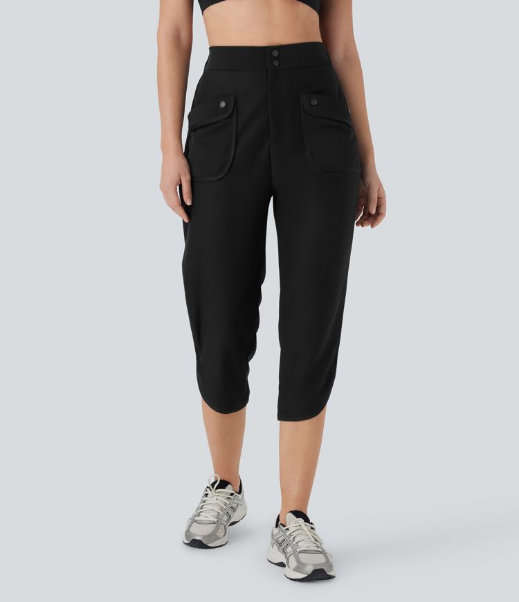 Yoga-Caprihose mit mittelhohem Bund, Seitentaschen, abgerundetem Saum und Schlitz