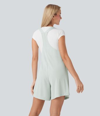 Overol casual con botones tirantes ajustables y bolsillos laterales