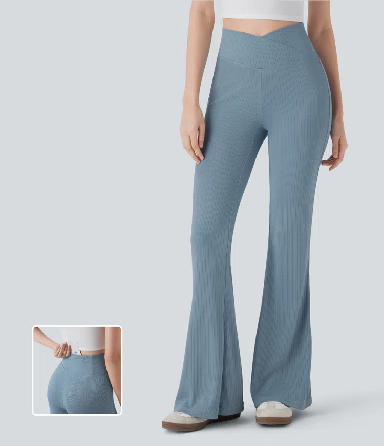 Pantalones casuales acampanados de tiro alto con punto acanalado y bolsillo trasero