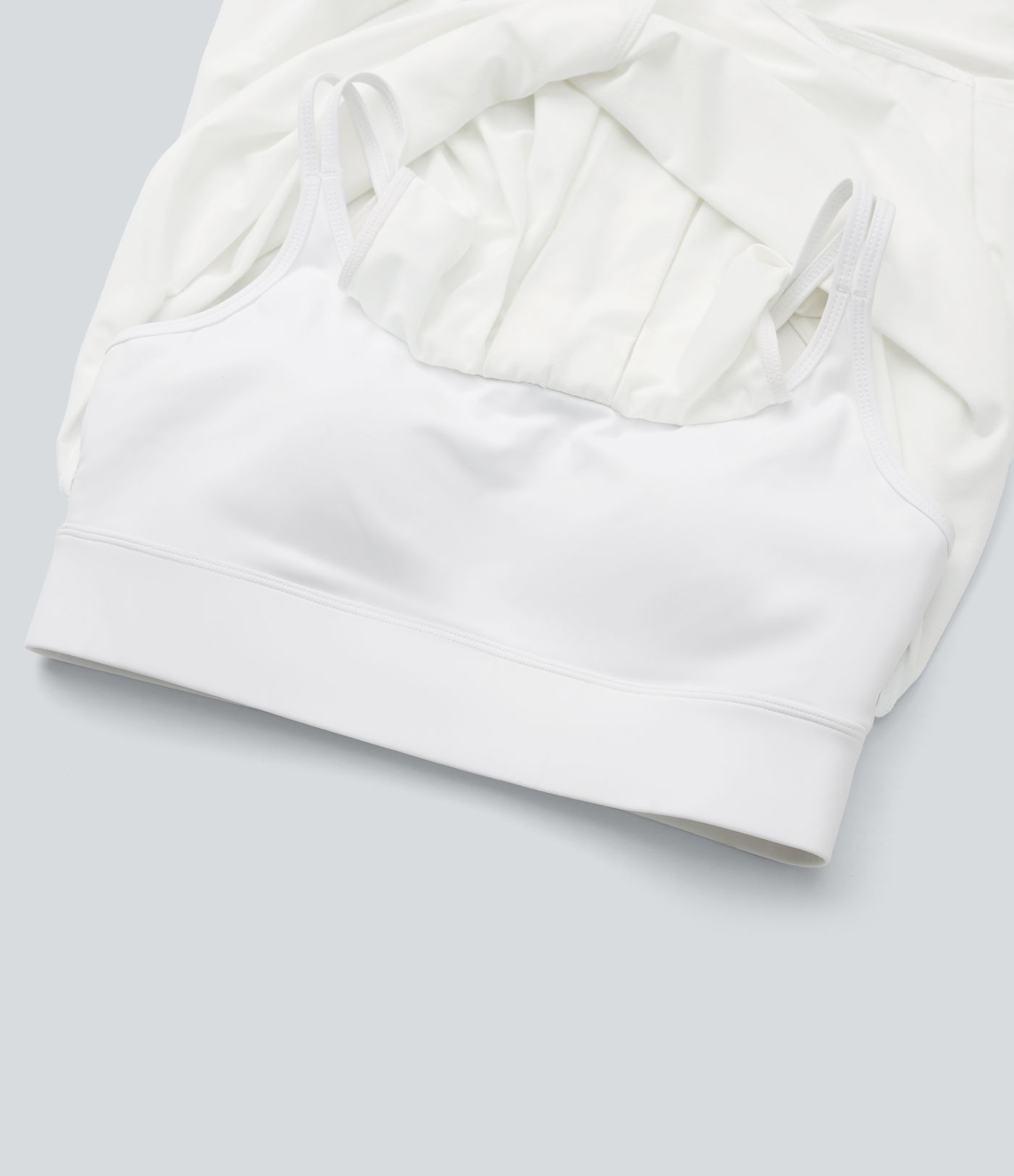 Rückenfreies, plissiertes Yoga-Camisole-Top mit überkreuzten Doppelträgern - schnelltrocknend