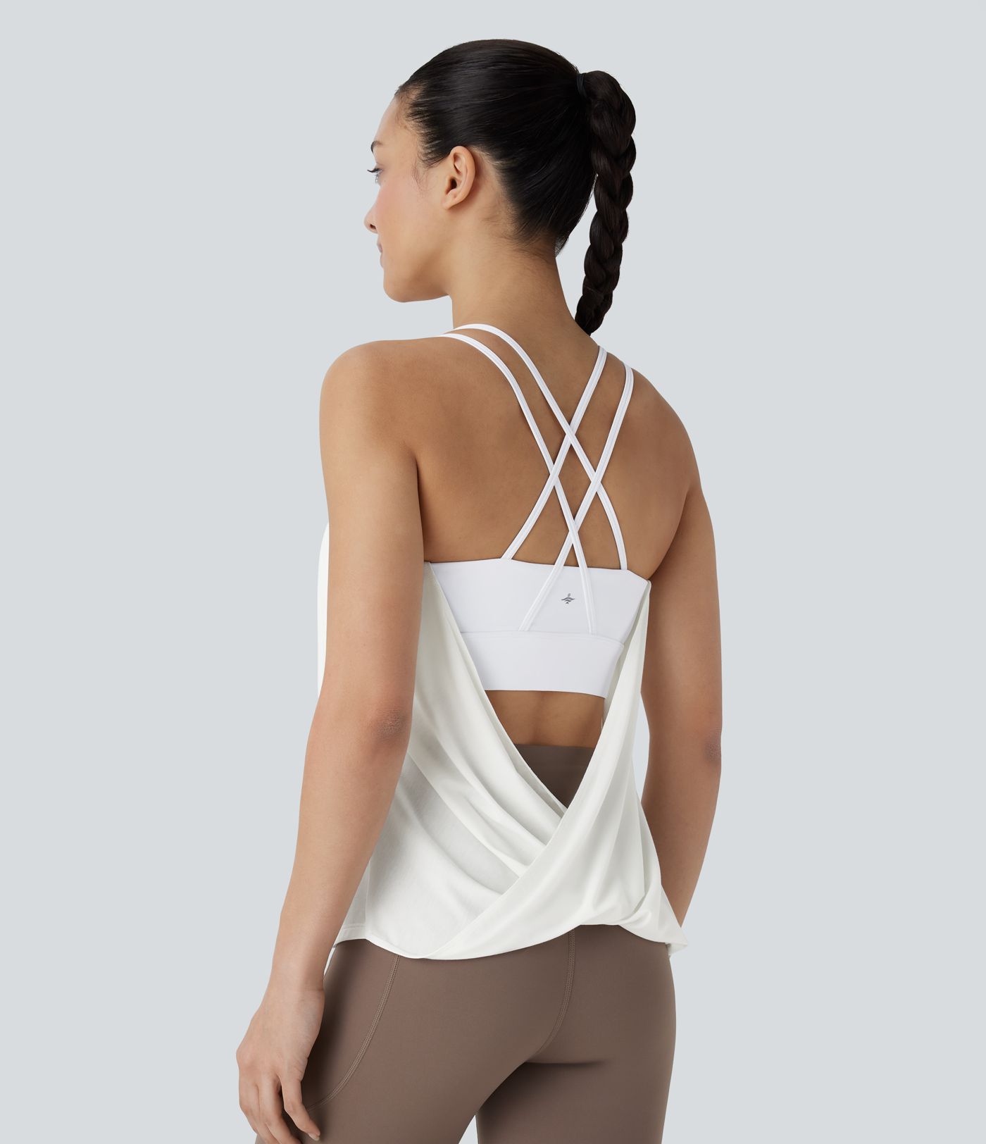 Rückenfreies, plissiertes Yoga-Camisole-Top mit überkreuzten Doppelträgern - schnelltrocknend