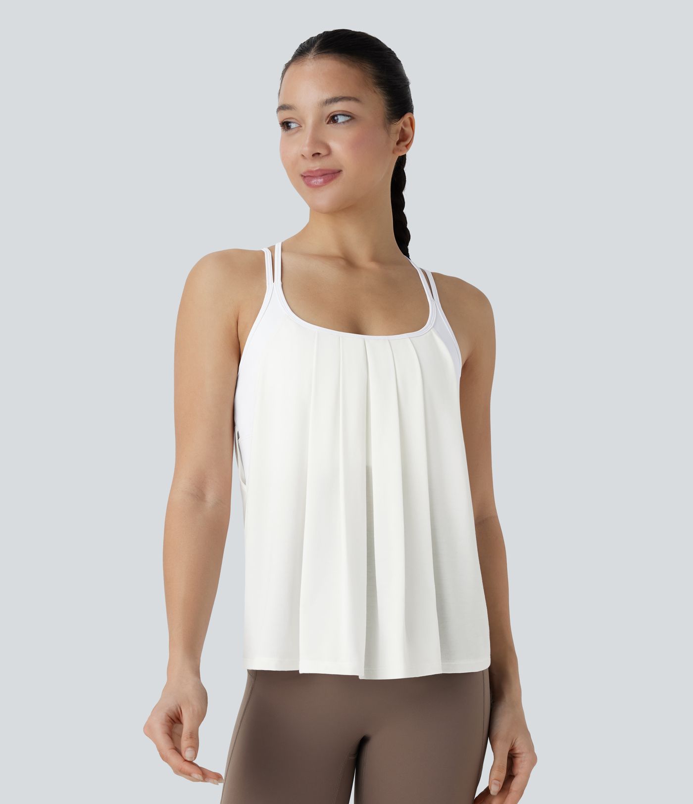 Rückenfreies, plissiertes Yoga-Camisole-Top mit überkreuzten Doppelträgern - schnelltrocknend