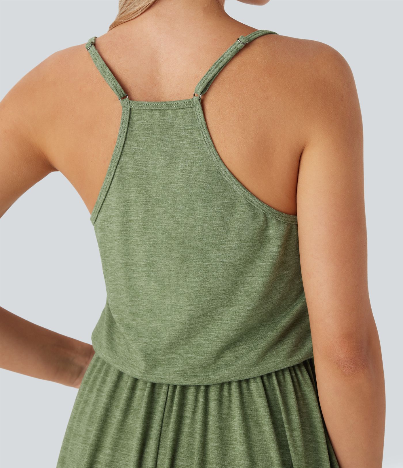 Vestido largo fluido con tirantes ajustables y bolsillos para vacaciones