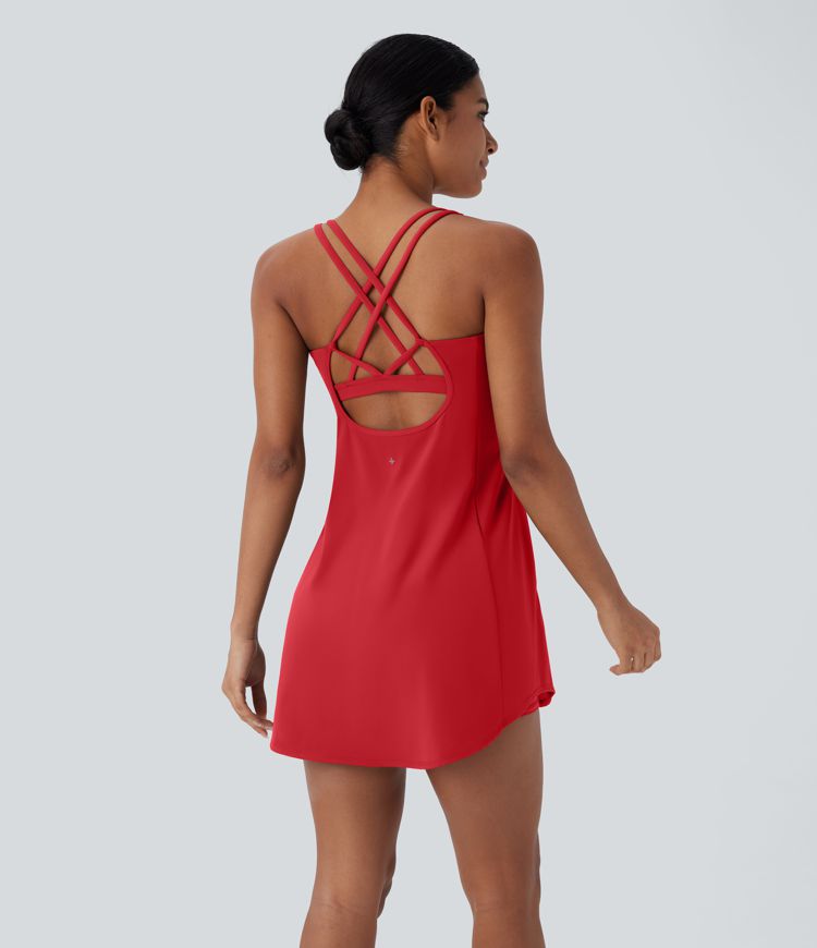 Robe courte de yoga Softlyzero™ Plush deux pièces dos nu avec bretelles croisées, découpes et poches latérales