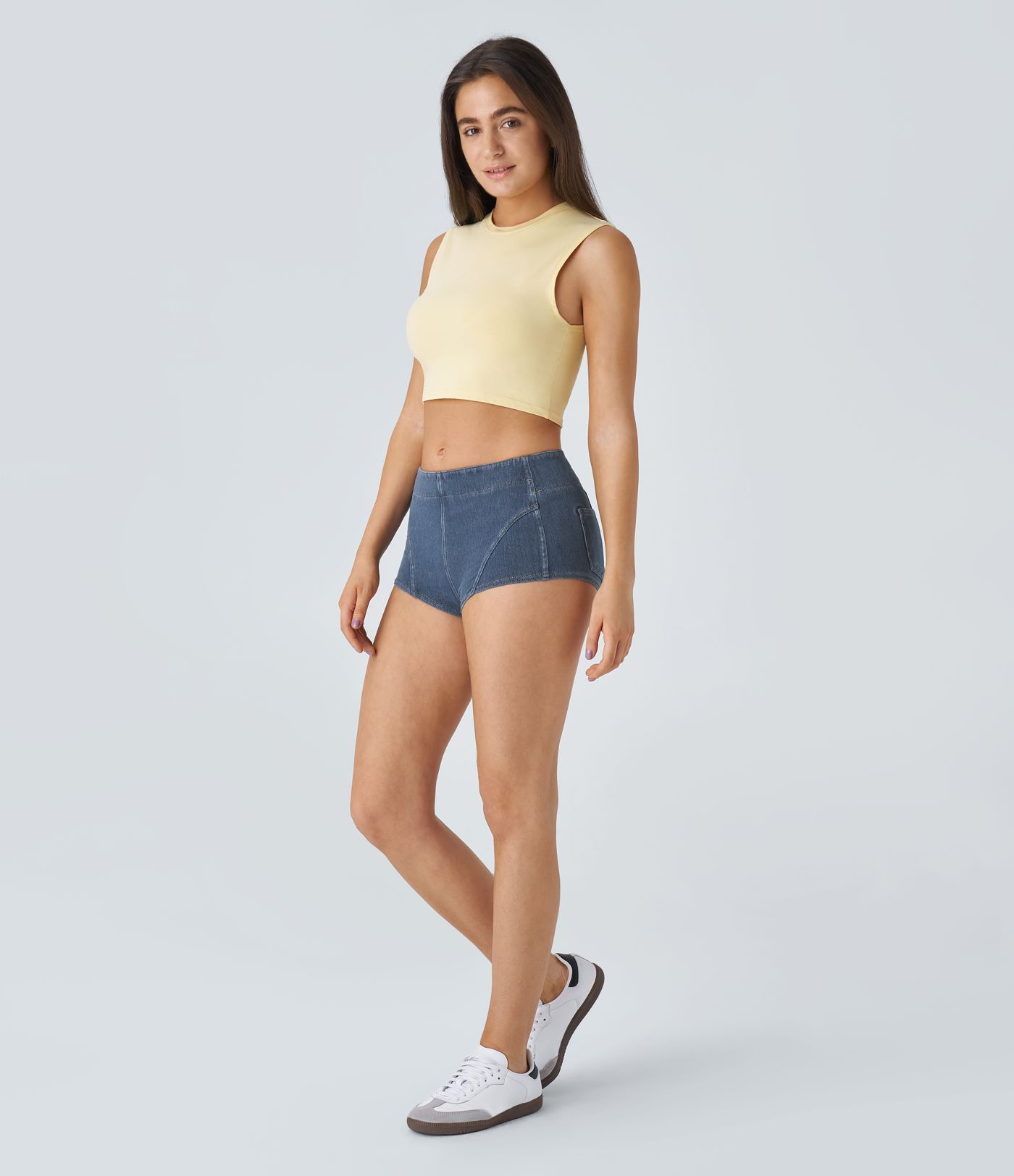 Halara Flex™ Short 2,5cm Casual en Denim Tricoté Extensible à Taille Moyenne avec Poche au Dos