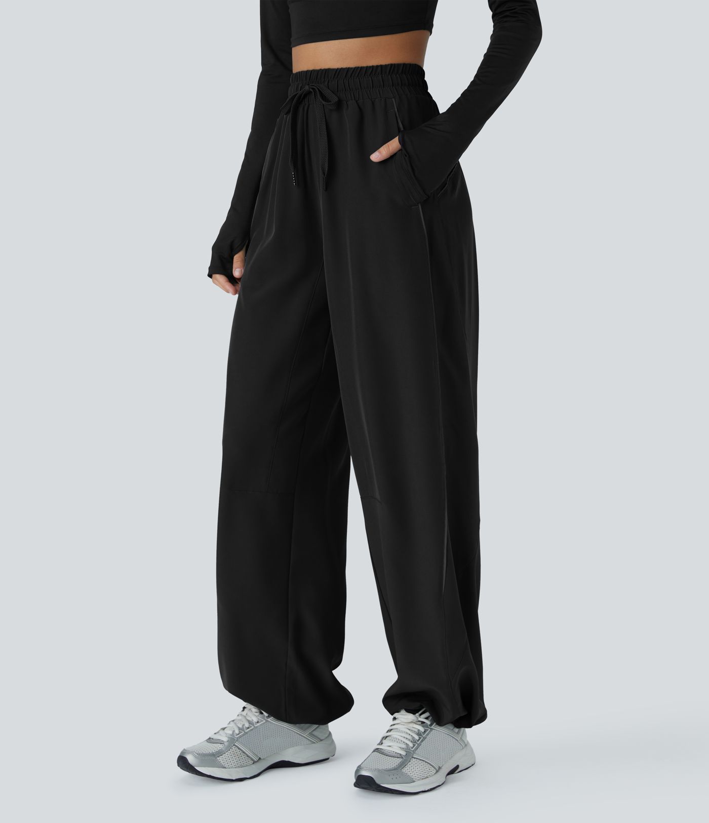 Joggers mit hohem Bund, Kordelzug, Seitentasche, verstellbarem Saum