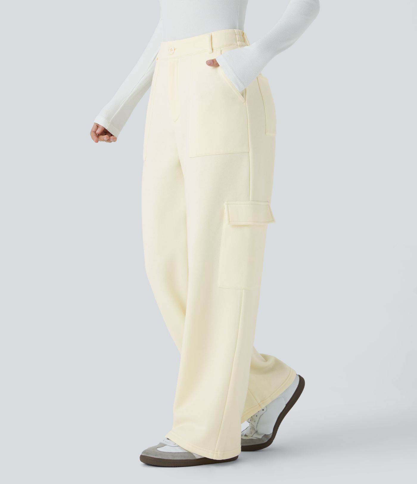 Pantalon cargo en polaire taille moyenne avec poches multiples