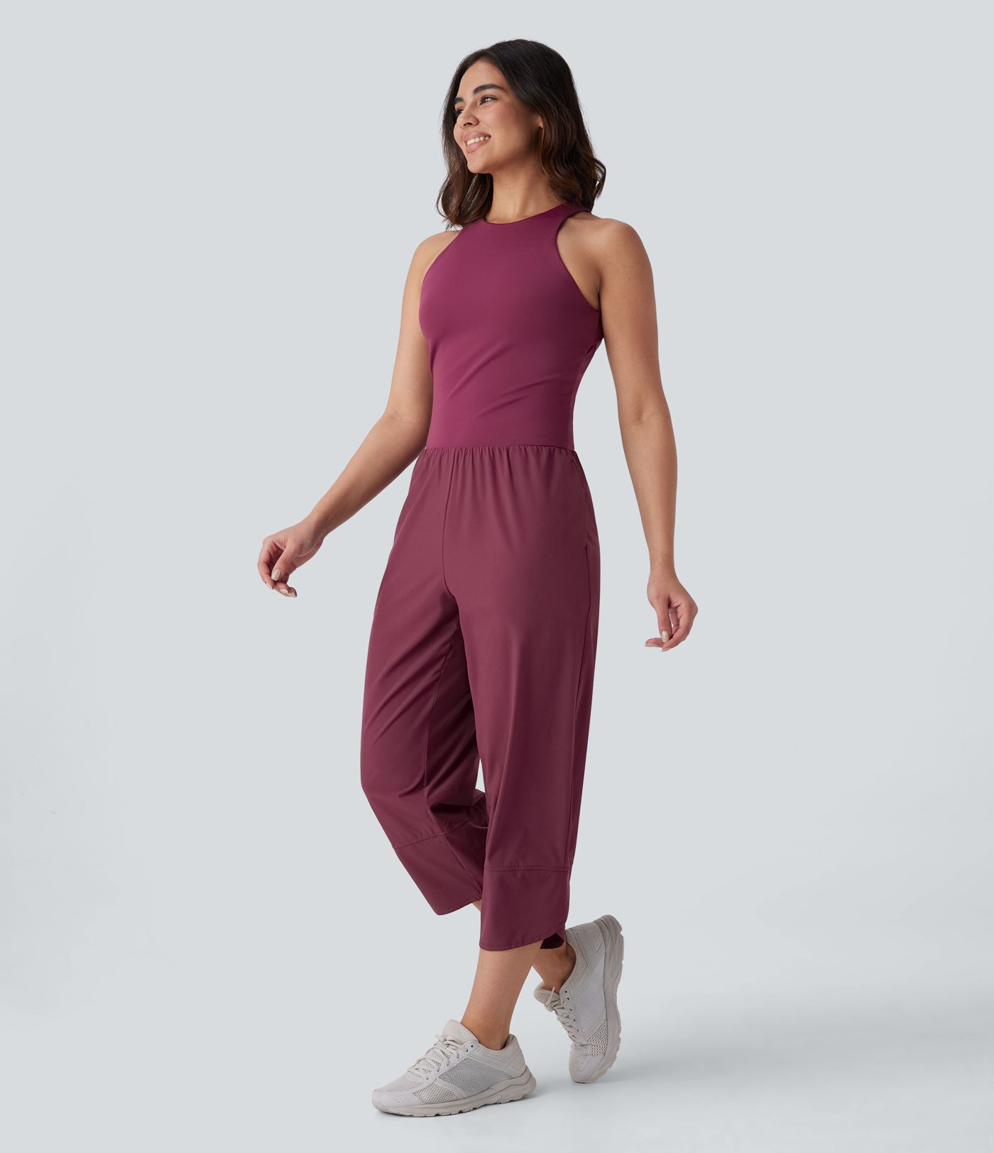 Breezeful™ - Rückenfreier, ärmelloser Yoga-Jumpsuit mit Seitentaschen, Knopfleiste und überkreuztem Saum - schnelltrocknend