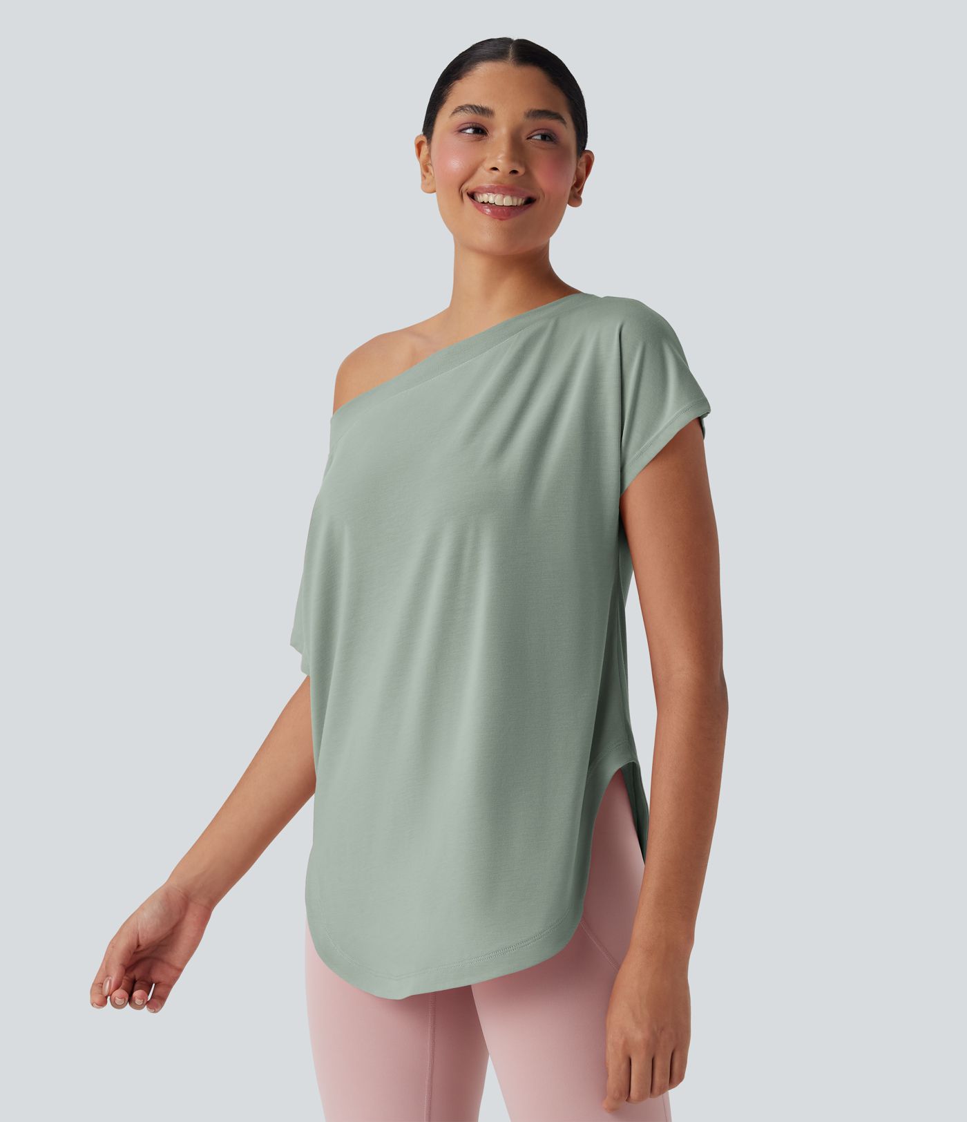 Einschultriges Yoga-Sport-Top mit kurzen Ärmeln, High-Low-Design und abgerundetem Saum - schnelltrocknend