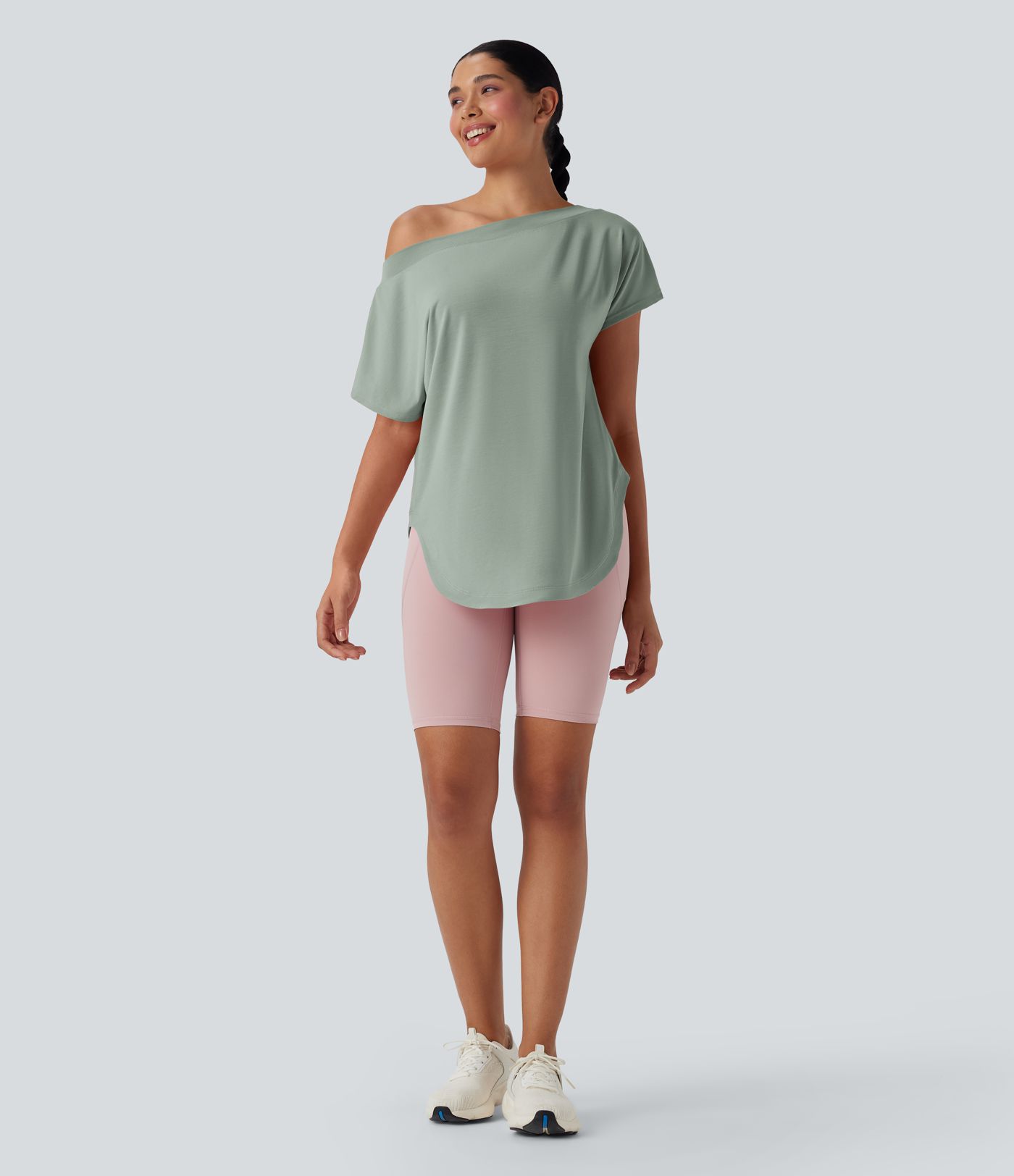 Einschultriges Yoga-Sport-Top mit kurzen Ärmeln, High-Low-Design und abgerundetem Saum - schnelltrocknend