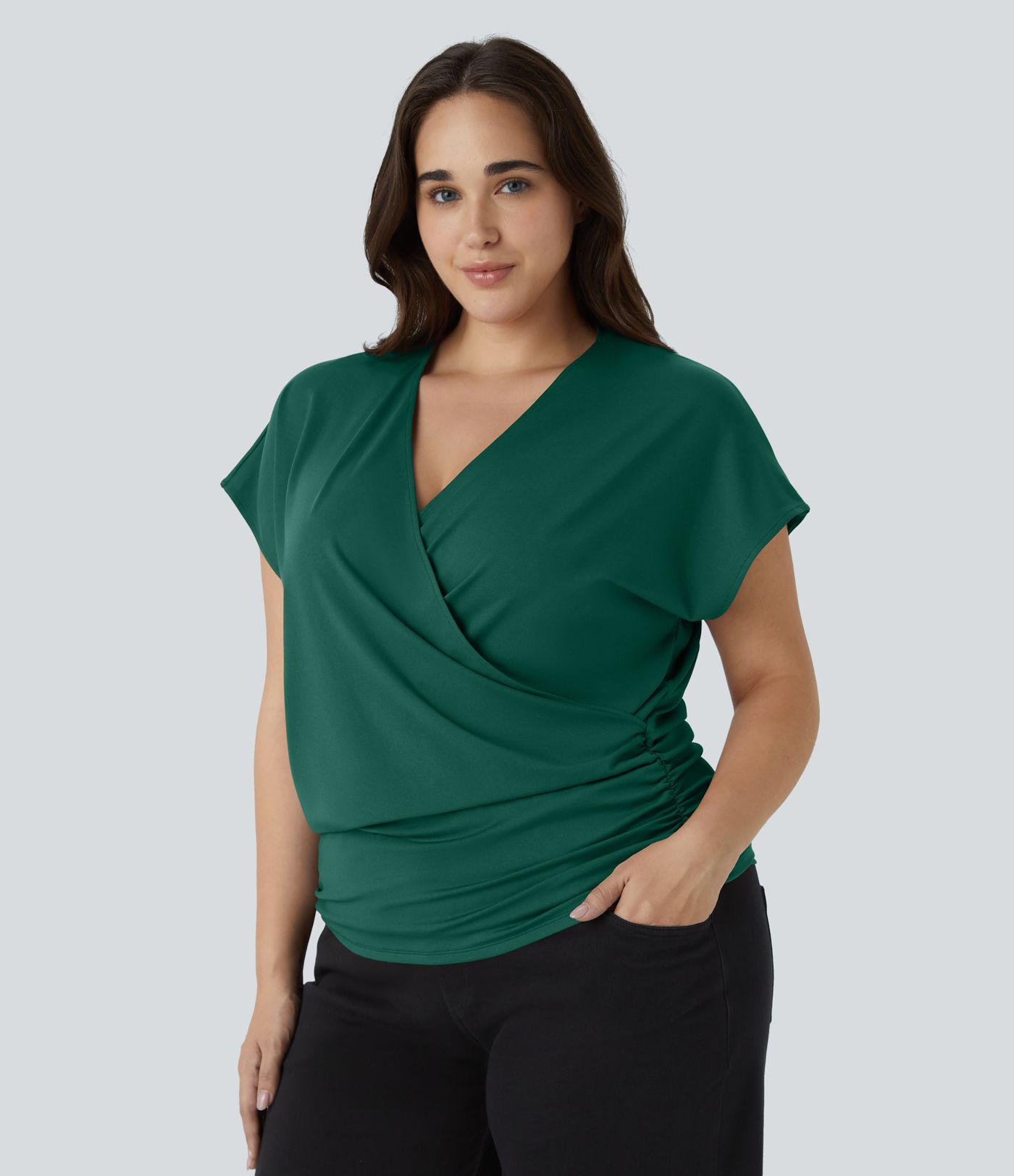 Überkreuzte, gerüschte, solide Arbeitsbluse mit V-Ausschnitt und Flügelärmel in Übergröße