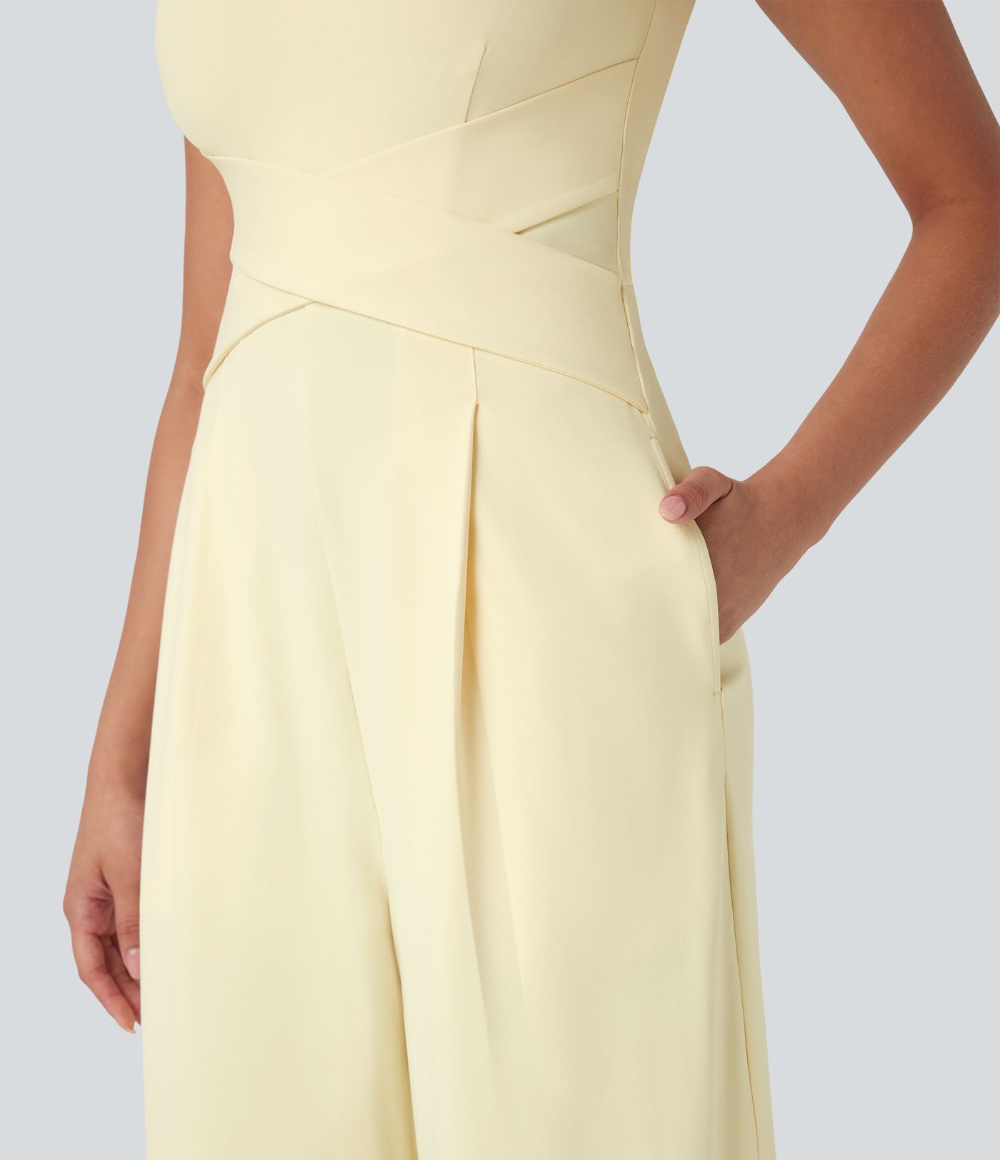 Combinaison décontractée dos nu avec poches latérales