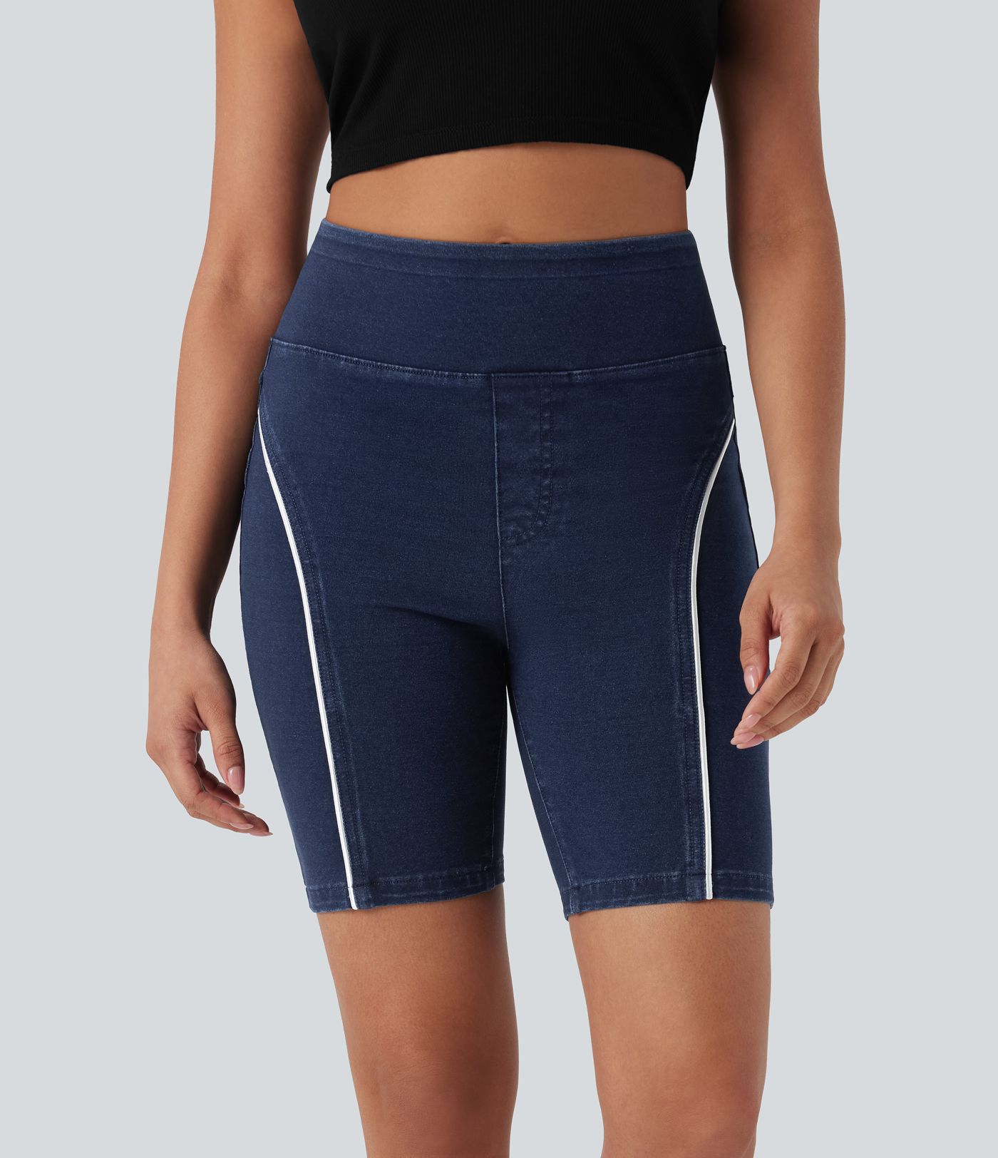 Halara Flex™ Hoch taillierte, dehnbare, lässige Jeans-Shorts mit Scrunch-Po-Lifting und Taschen