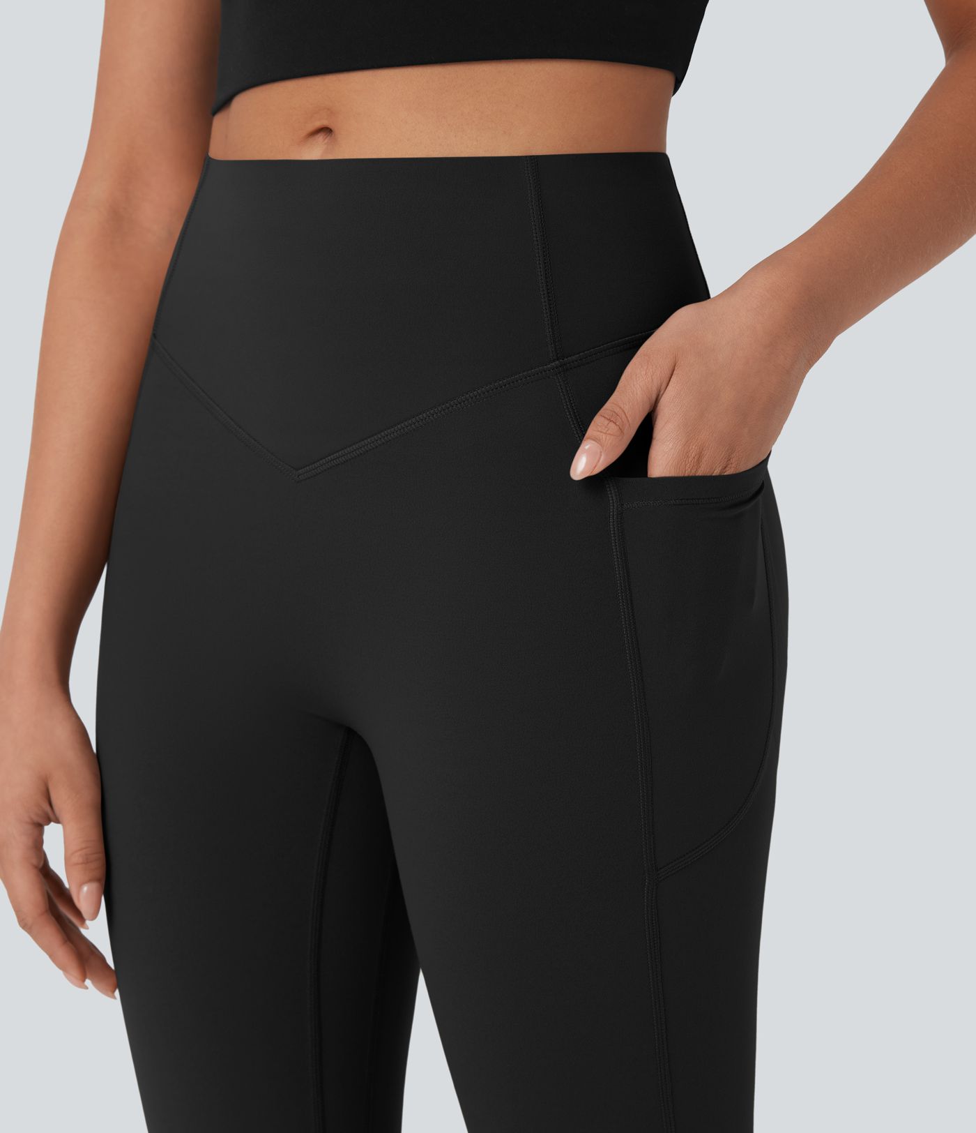 Pantalones cortos de entrenamiento de cintura alta Halara UltraSculpt™ SoCinched con fruncido que moldea los glúteos, control del vientre y bolsillo lateral 9''