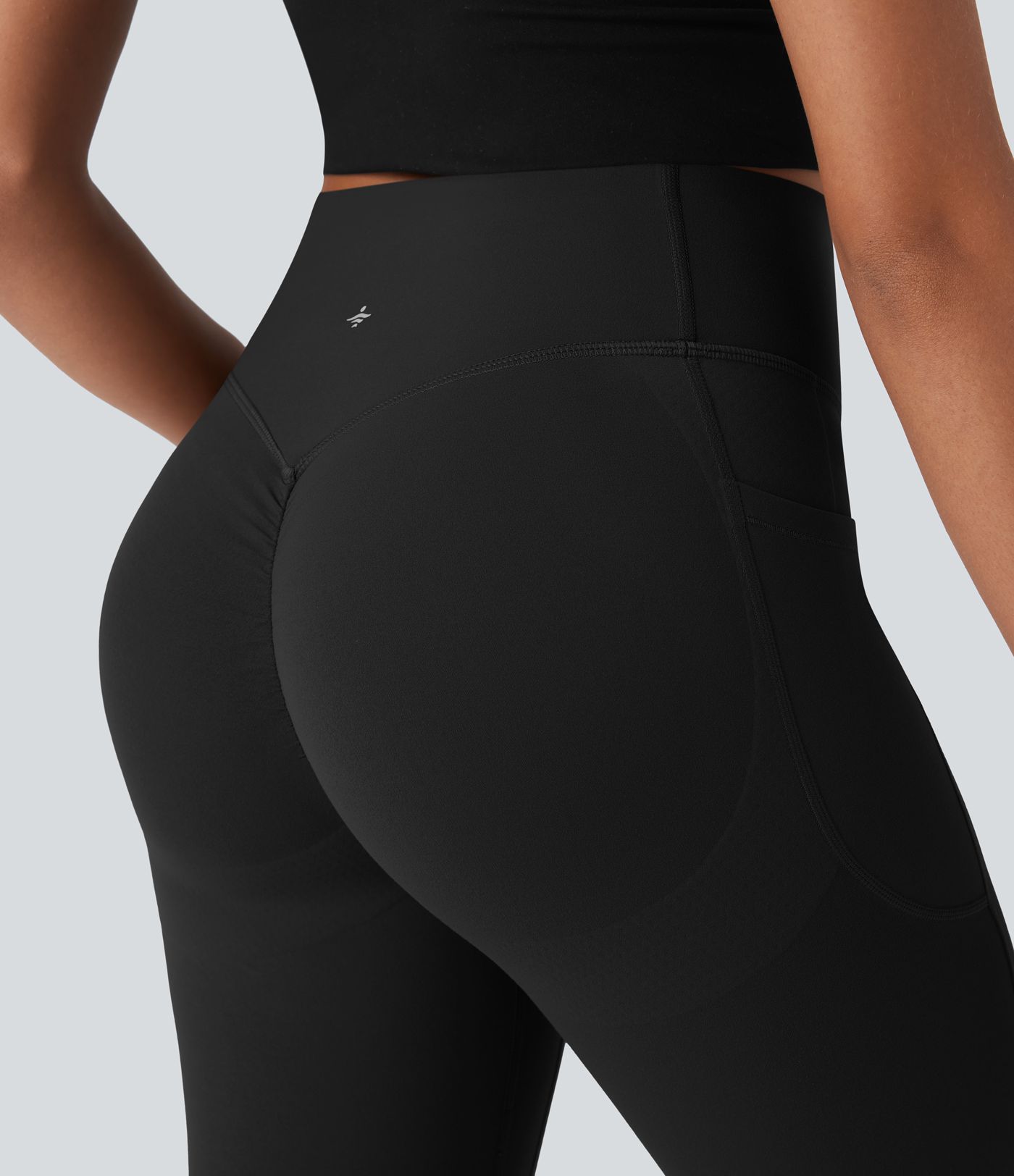 Pantalones cortos de entrenamiento de cintura alta Halara UltraSculpt™ SoCinched con fruncido que moldea los glúteos, control del vientre y bolsillo lateral 9''