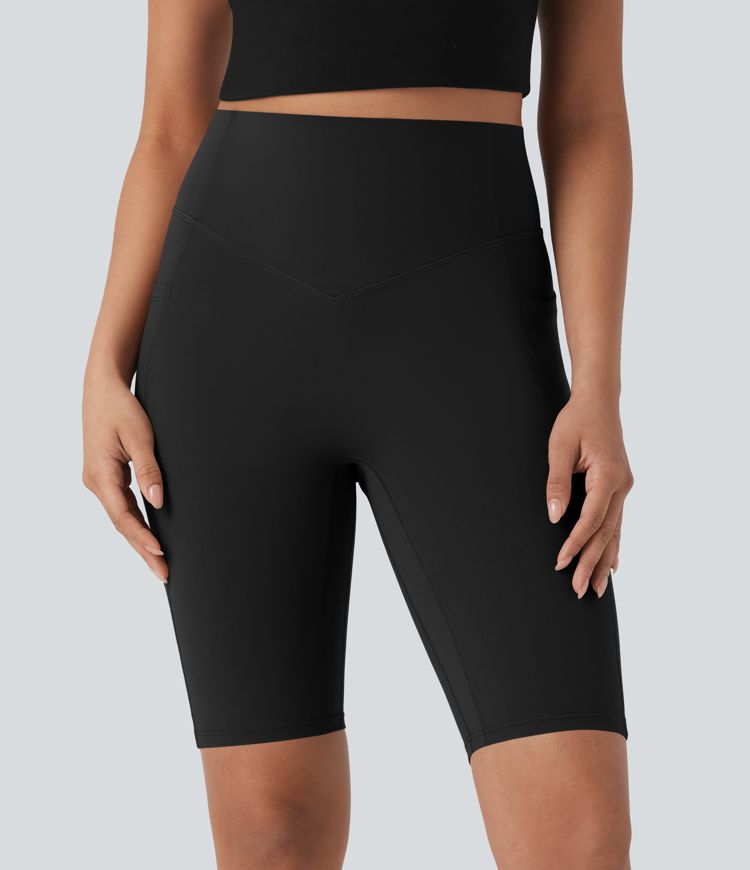 Pantalones cortos de entrenamiento de cintura alta Halara UltraSculpt™ SoCinched con fruncido que moldea los glúteos, control del vientre y bolsillo lateral 9''