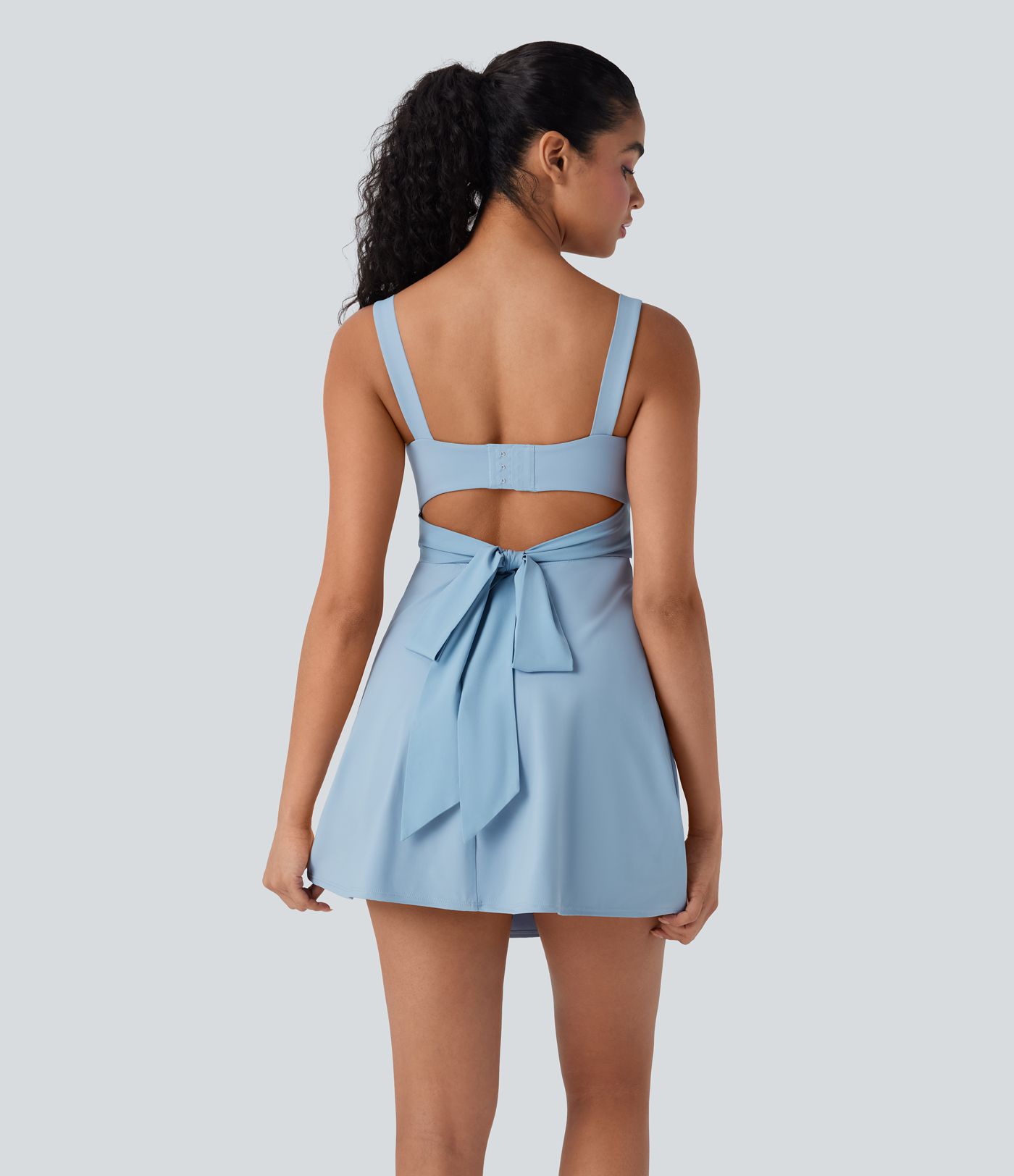 Vestido de tenis Breezeful™ de secado rápido con copas moldeadas push-up con espalda descubierta, hebilla ajustable y lazo en la espalda - Easy Peezy