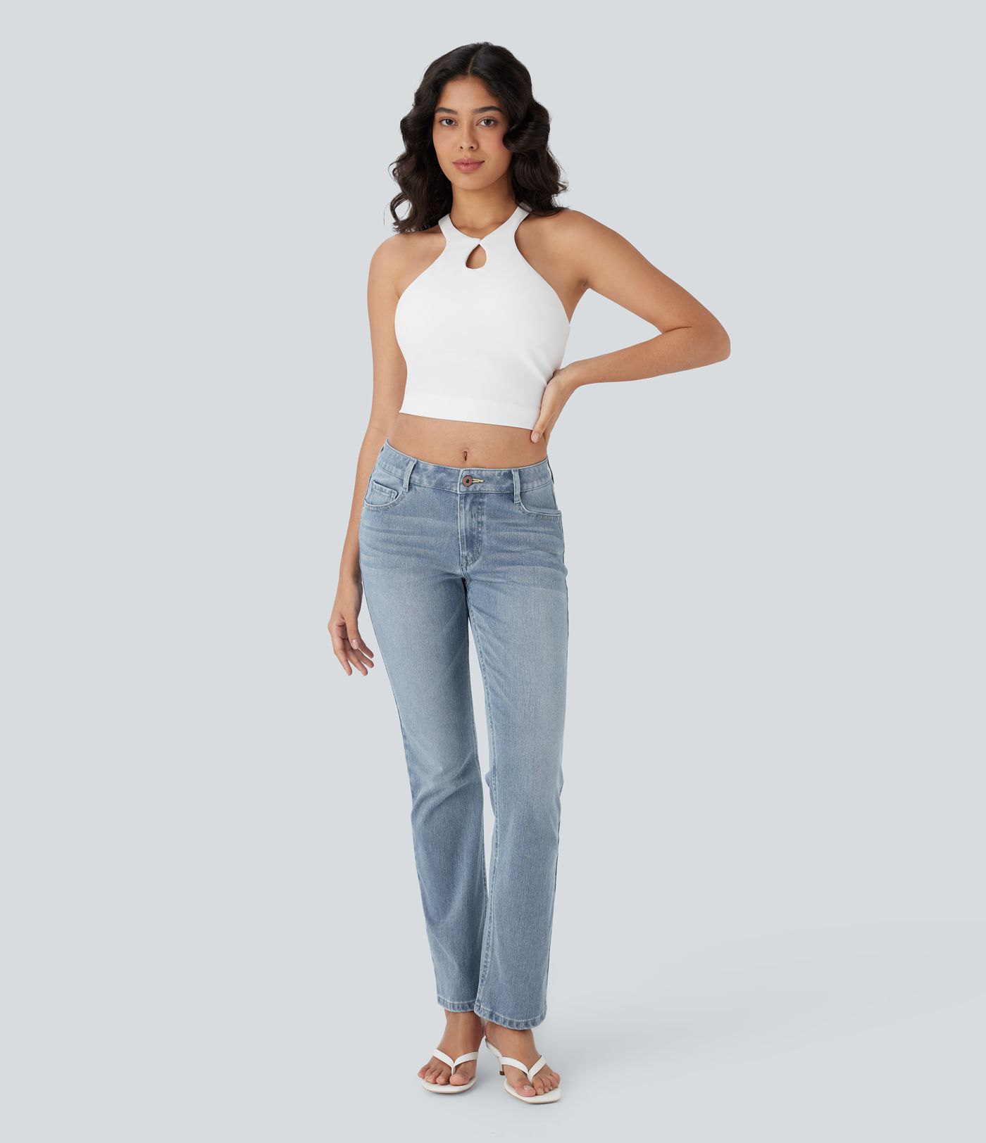 Halara Flex™ Lässige verwaschene Bootcut-Jeans aus elastischem Strick-Denim mit niedrigem Bund, Knopf, Reißverschluss und mehreren Taschen