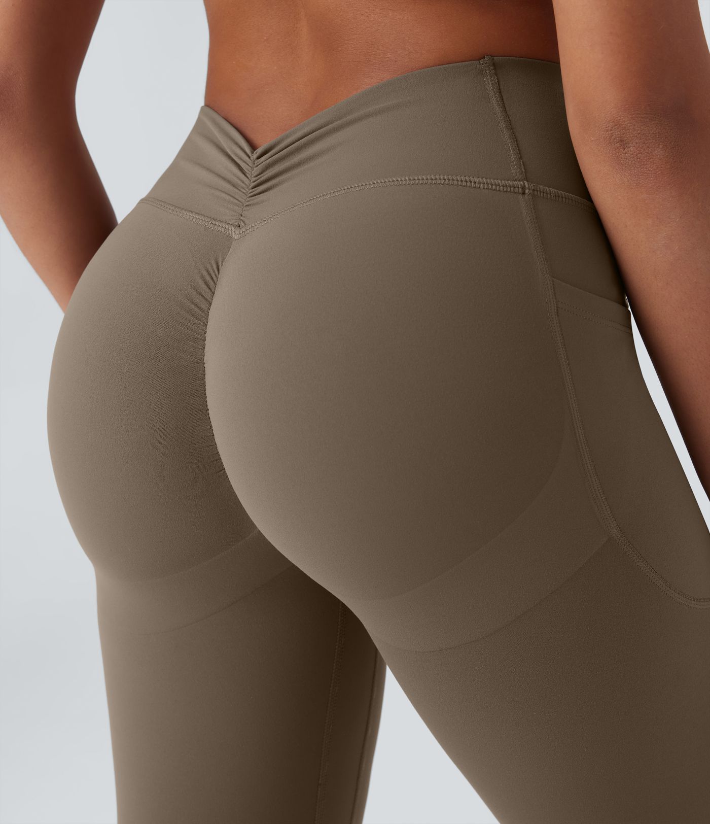 Halara UltraSculpt™ SoCinched Hohe Taille Bauchkontrolle Po-Lifting Geraffte Taschen Formende Yoga-Leggings