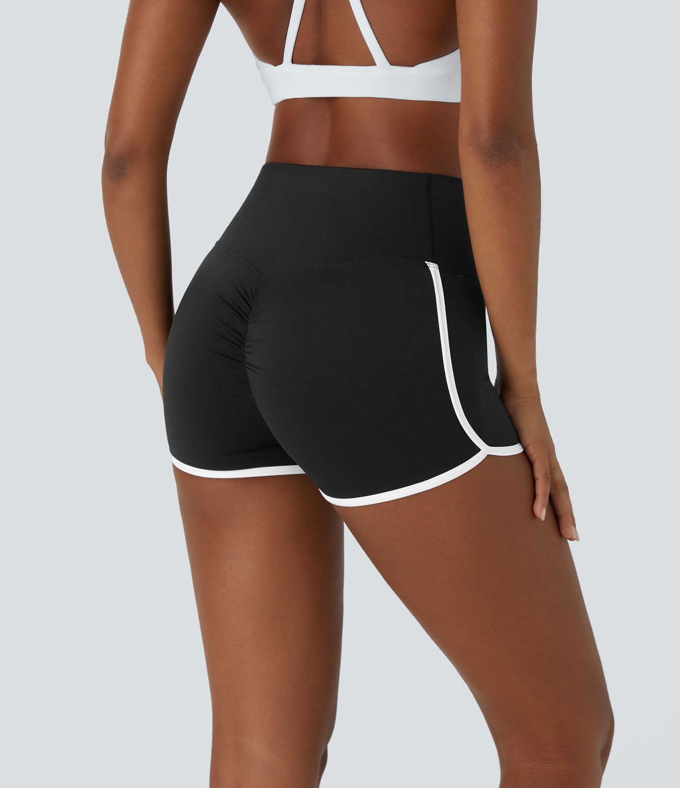 Softlyzero™ Airy Hoch taillierte Cool-Touch Po-Lifting Crossover-Shorts mit Scrunch und Farbblock 6,35 cm