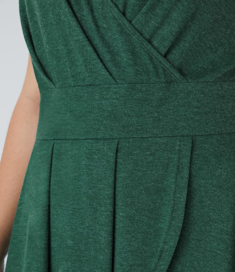 Vestido media pierna cuello V profundo sin mangas plisado alto bajo cruzado fluido talla grande