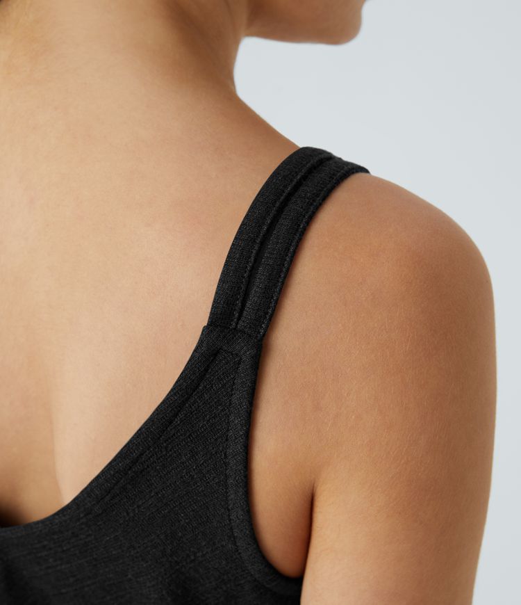 Mono pierna ancha bolsillo lateral botón cuello V tirante doble