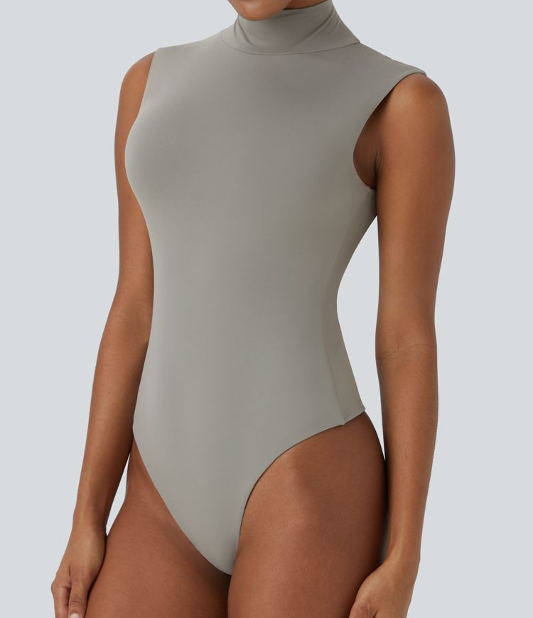  Bodysuit liso sin mangas cuello alto