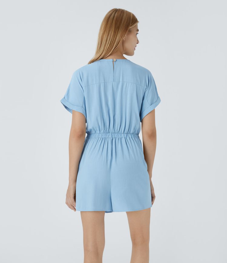 Lässiger Jumpsuit mit Wickelbindung, V-Ausschnitt, Schlüssellochrücken und Seitentaschen