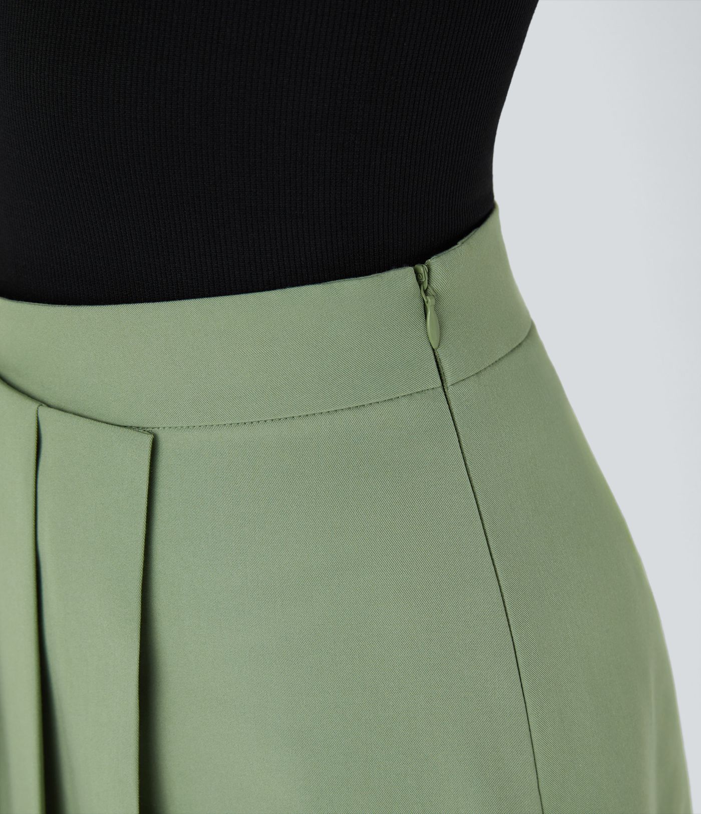 High Waisted Pleated Pocket Casual Shorts