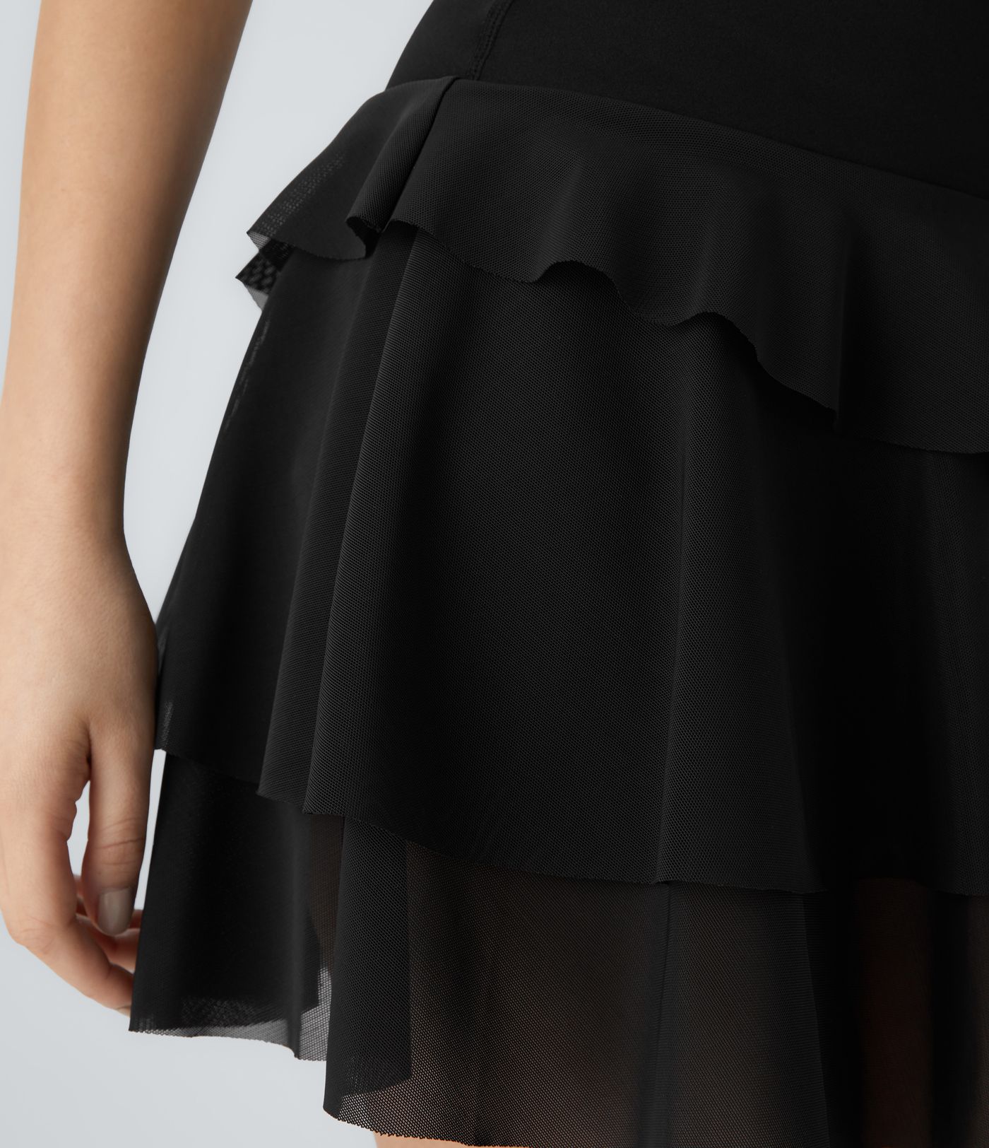 High Waisted 2-in-1 Pocket Contrast Mesh Layered Flowy Mini Skirt