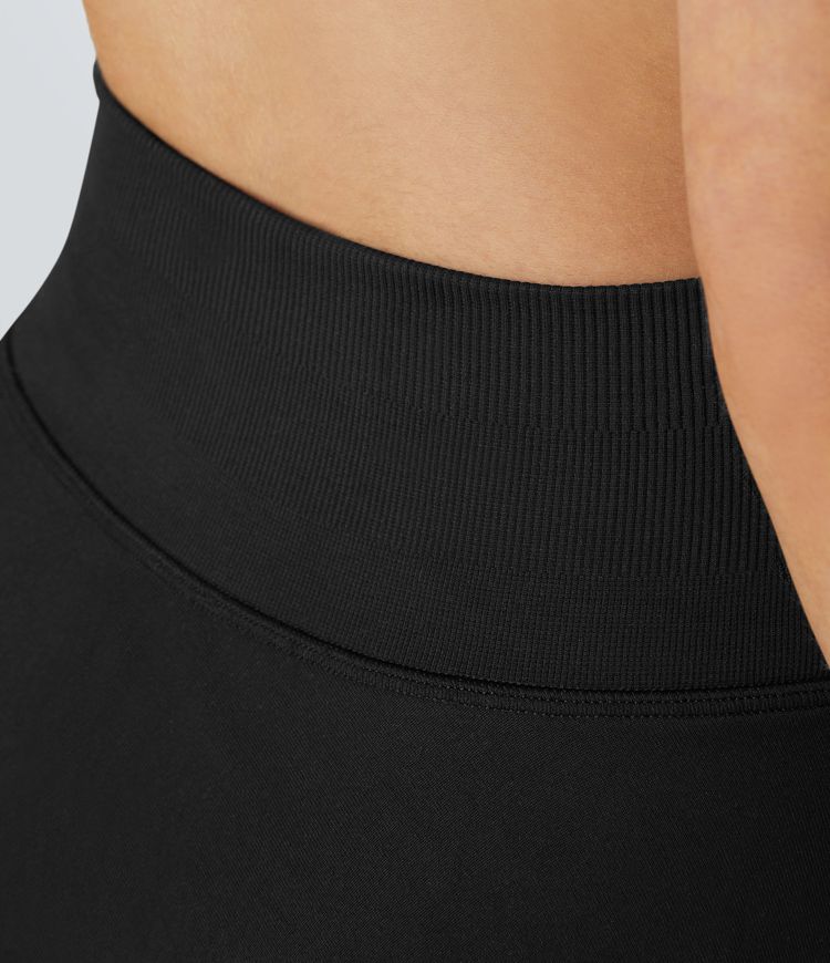 OneForm - Ausgestellter 2-in-1 Yoga-Minirock mit hohem Bund, Seitentaschen und nahtlosem Flow