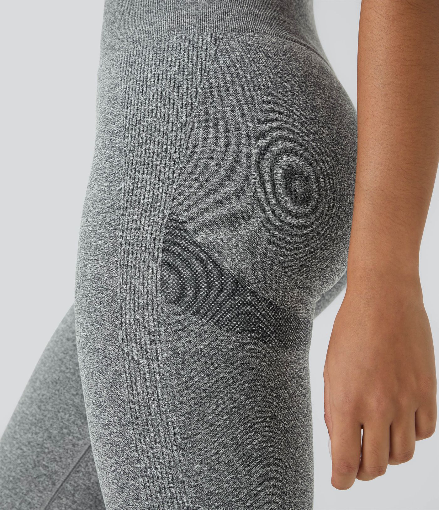 OneForm - Geraffte Yoga-Capri-Leggings mit hohem Bund und nahtlosem Flow - Po-Lifting