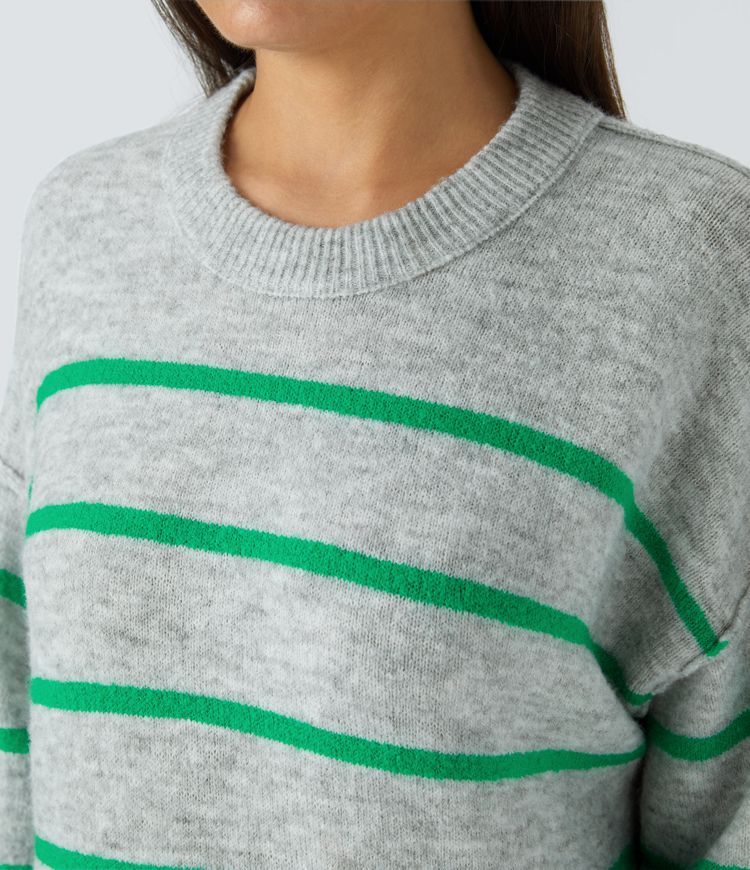 Suéter relajado cuello redondo hombro caído estampado rayas